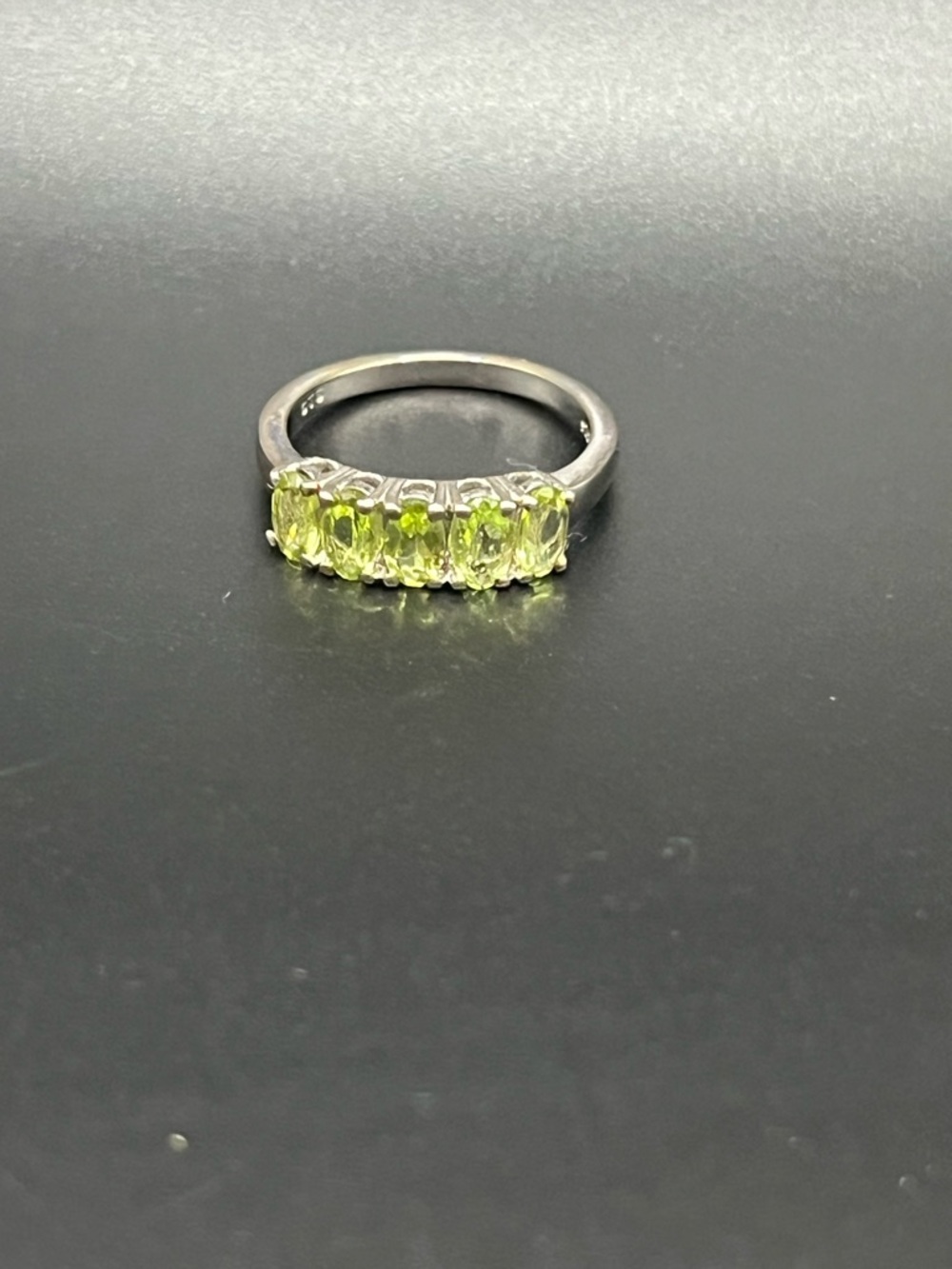 Sterling Silver Peridot-Glow Oval Cluster Ring - Lime Green